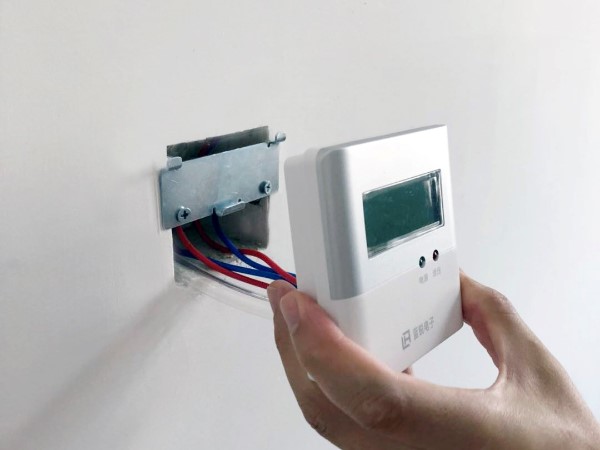 <i style='color:red'>前室和楼梯间为什么要安装压力传感器</i>？